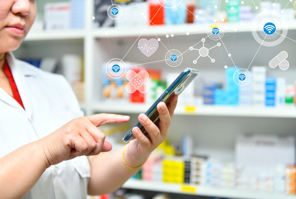 pharmacist using mobile application